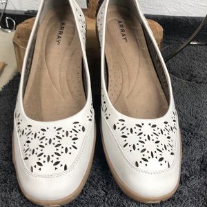 NWOB AREAY Slip on shoes